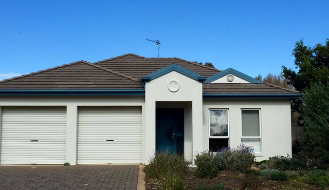 Dolphin Beach Holiday House