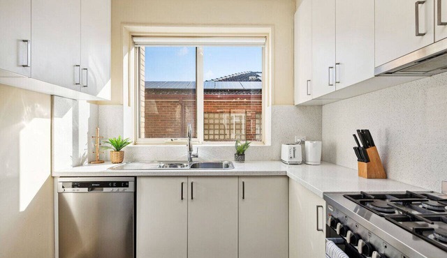 Domi Rentals - The Carlisle Street Apartments