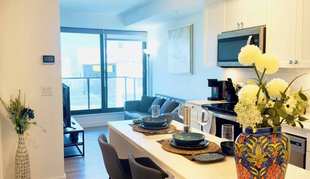 Downtown Condo, Stylish & Comfy in Calgary