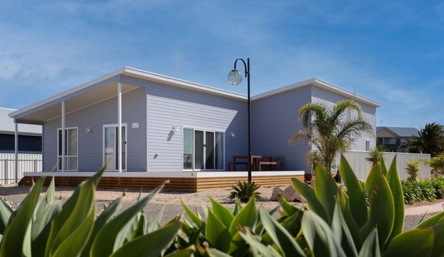 Driftwood Beach House - Coastal Haven North Beach