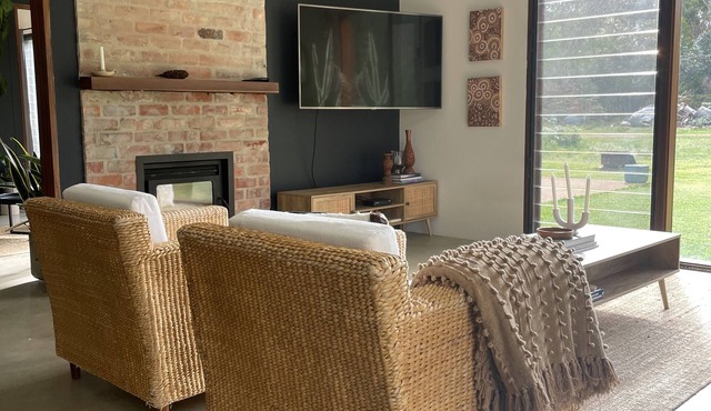 “Dwell At Wilderness” fabulous industrial farmhouse/holiday home