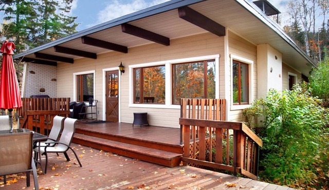 e Sous-Bois | Ski in/out, Spa, Pool Table & Foosball in Saint-Donat-de-Montcalm