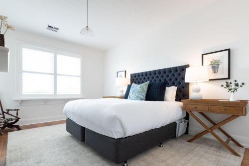 East Launceston Home Sleeps 11 City Views
