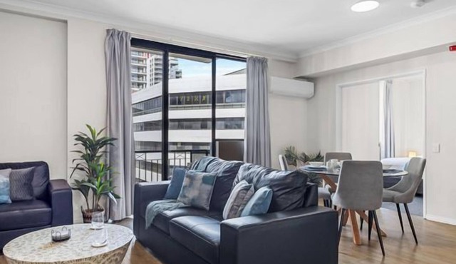 East Perth Escape | WiFi Parking