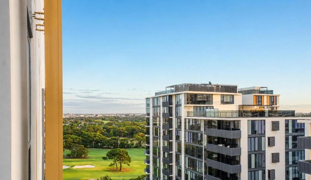 Eastgardens 2BR 2BA 2 Parking Shops