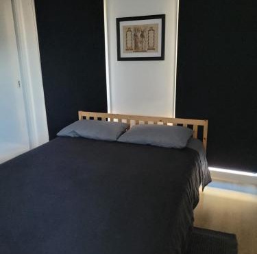 Easy homestay, room in private home, for solo traveller