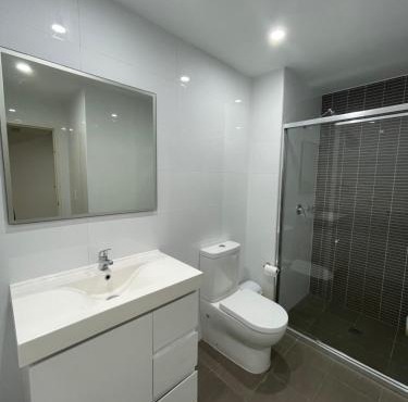 Entire 3 bedroom apartment in Mascot