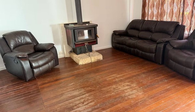 Entire 4 bedroom and clean and tidy house