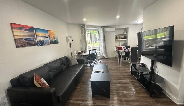 Entire Condo|REM·Parking·YUL·Downtown 15 min-Condo entier|REM·Parking·YUL·Centre in Montréal