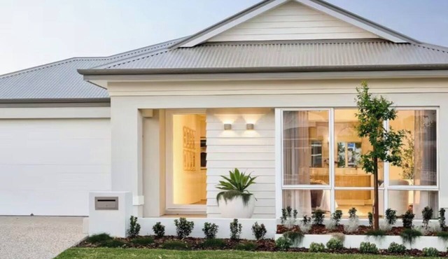 Entire home in Bushmead near Perth Airport Australia 4 bedrooms 4 beds 2 baths