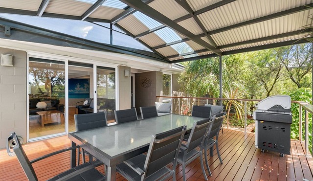 Eureka Treetop Views in Rye