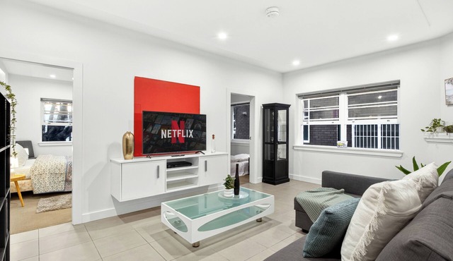 Fabulous 2-bedroom apartment with jacuzzi bath in Bondi near the beach