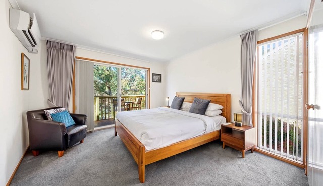 Family Friendly 3-Bed Home with Outdoor Area
