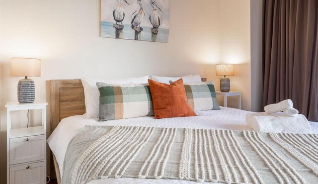 Family Friendly, Stylish Floreat, Pool