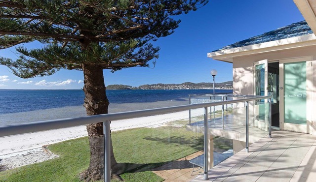 Filoli, 91 Foreshore Drive - huge waterfront home