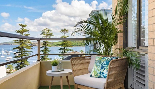 Fine Pine - Beachside Lifestyle with Two Balconies