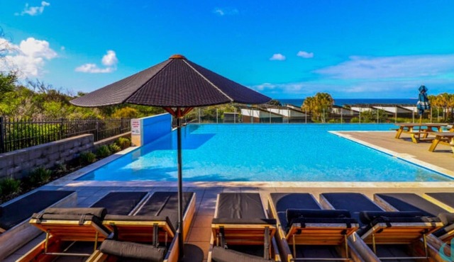 Finns - perfect location - access to resort pool and beach