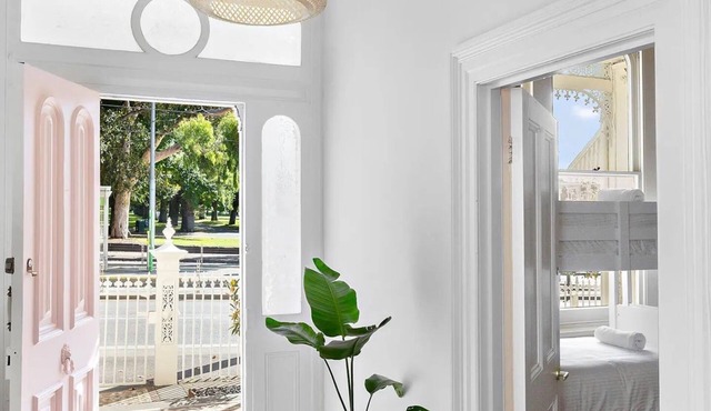 Fitzroy Private Rooms @ 132 Nicholson Homestay