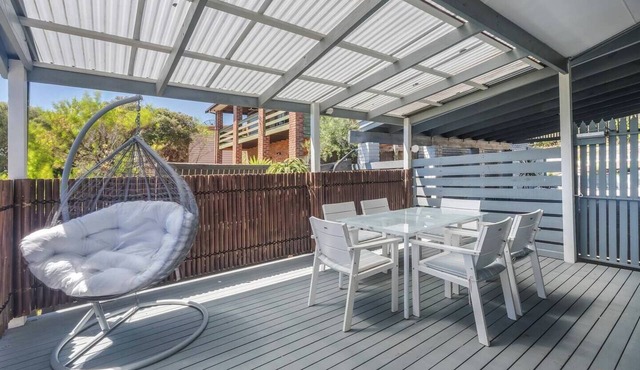 Foreshore Haven Poolside Comfort near Rye Beach in Rye