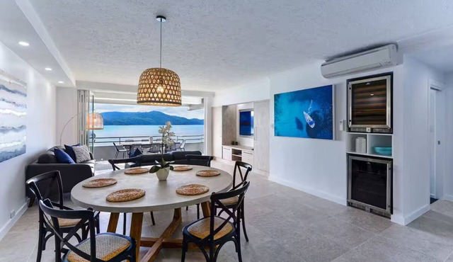 Frangipani 102 beachfront apartment