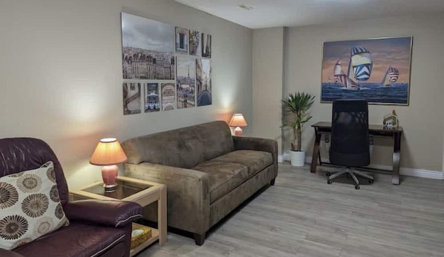 Fraser Heights Cozy Suite in Surrey