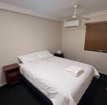 Fully Furnished Modern Unit in centre of city