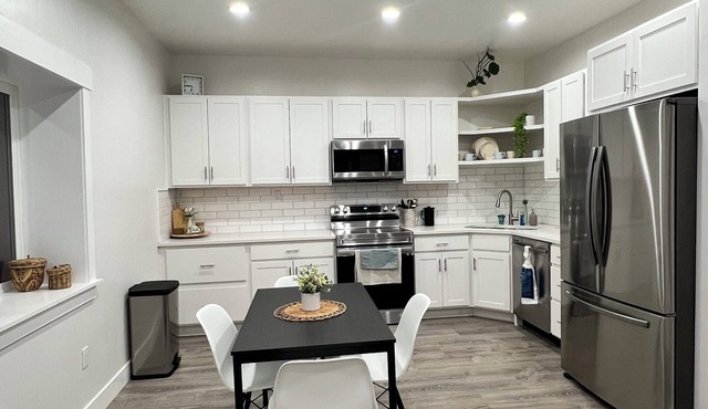 Fully remodeled house for 6 guests in the heart of Midvale in Midvale