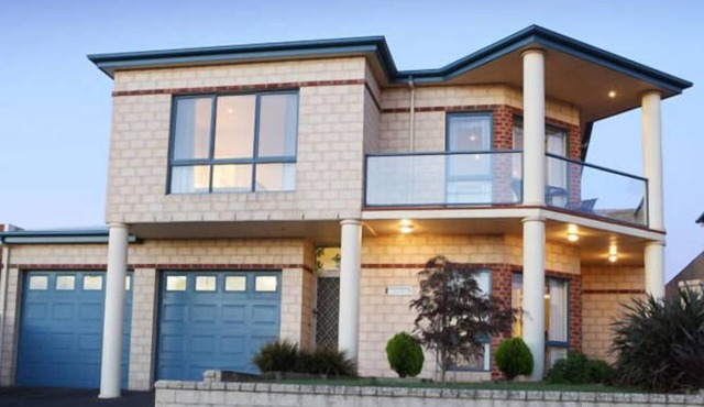 Galleywood House - Price for 7 People!