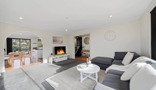 Glenorchy Family Retreat | Sleeps 11 | Pets OK