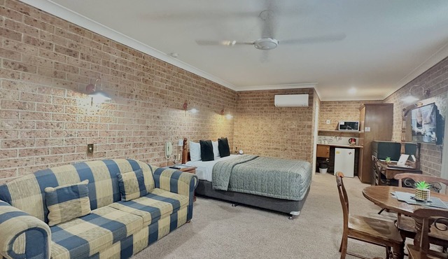 Golden Grain Motor Inn