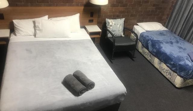 Golden West Motor Inn