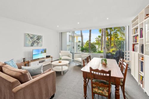 Gorgeous 2-Bed Unit near Riverside Parks