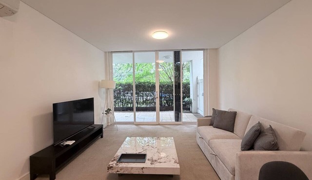 Ground-Floor Comfort Peaceful 1-Bedroom Apartment
