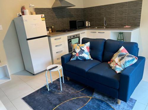 Guest suite with Free Wifi & Parking
