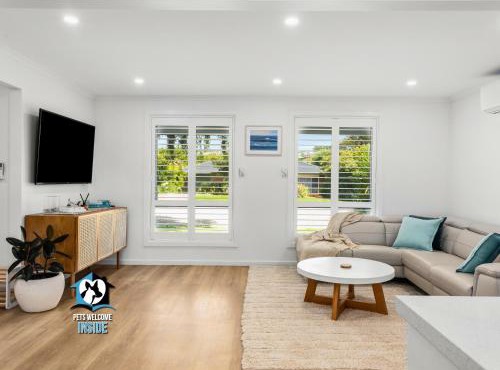 Hampton's Style Holiday Retreat - close to the beach!