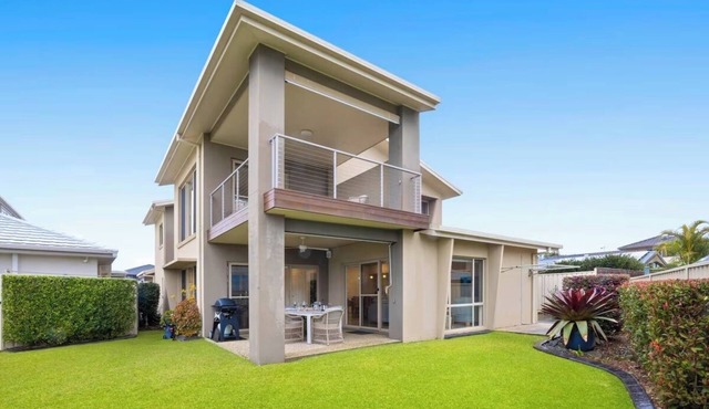 Hastings Haven - waterfront home at Port Canals