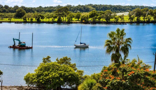 Hastings Riverfront Retreat