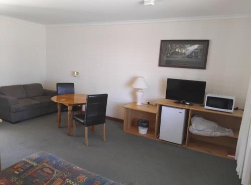Hawker Outback Motel