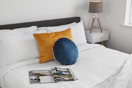 Heart of Ormond Apartment by Ready Set Host