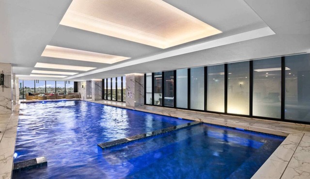 High-Rise 2-Bed Apt at Trio Boxhill with Car Park