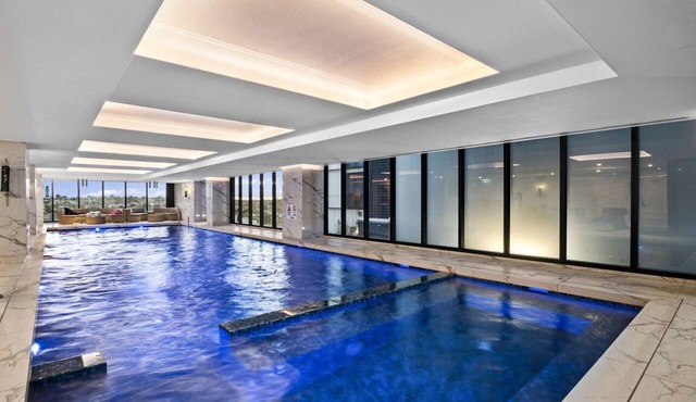 High-Rise 2-Bed Apt at Trio Boxhill with Car Park in Box Hill