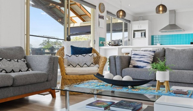 Holiday Home with Ocean Views Wamberal