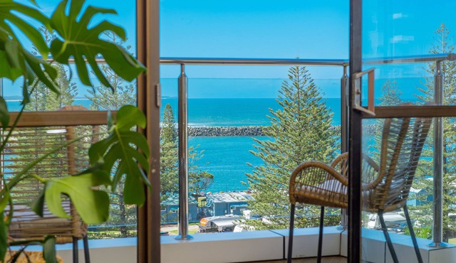 Holiday unit in town with pool and ocean views