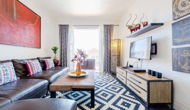 HolidayRento 2BR Beachfront Building Bondi Beach
