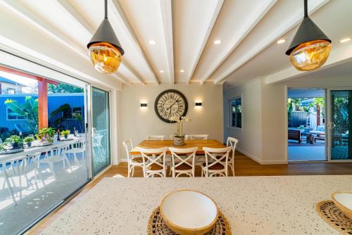 HolidayRento Capri Beach House Retreat Shoal Bay