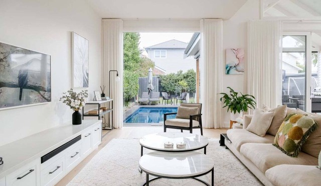 Iconic Newtown Luxury Retreat