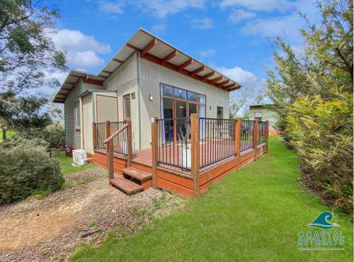 Island Resort Retreat - Pools, Spa, Gym Access