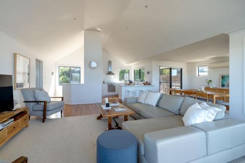 Jay's Beach House I Private Properties