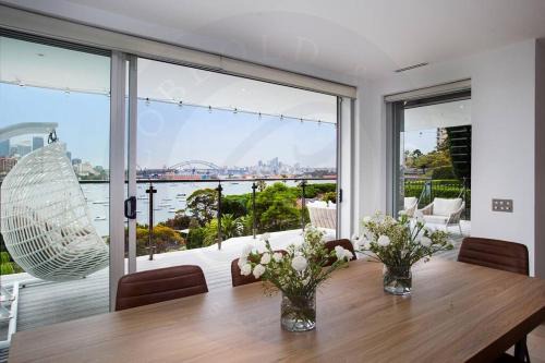 Kanangra - A Superb House on Sydney Harbour