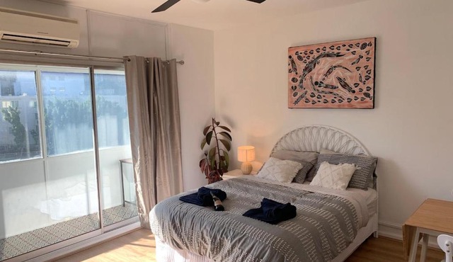 Kangaroo Lodge, Skip to city and kings park 311